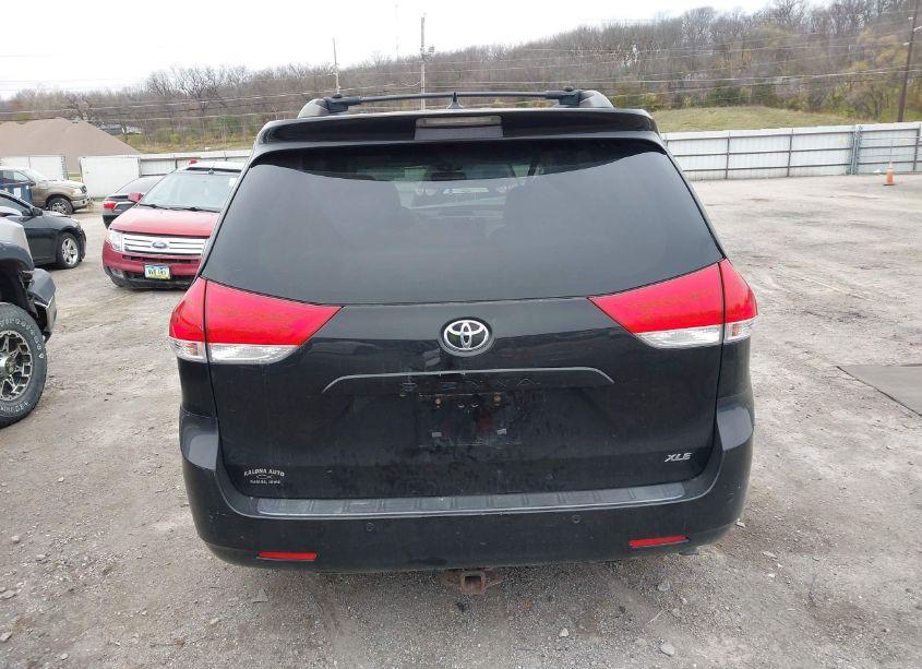 Photo 16 of 2011 Toyota Sienna XLE/LIMITED (VIN 5TDYK3DC7BS011788)