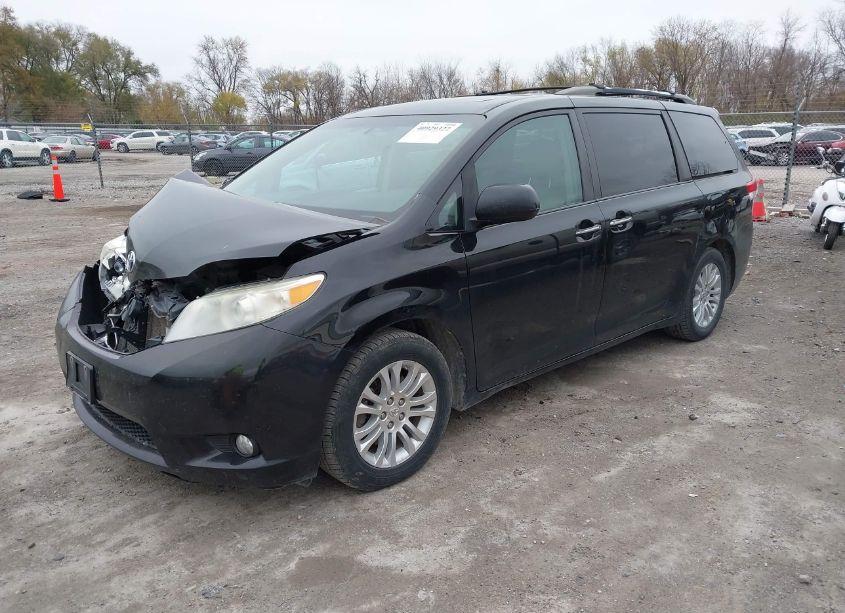 Photo 2 of 2011 Toyota Sienna XLE/LIMITED (VIN 5TDYK3DC7BS011788)