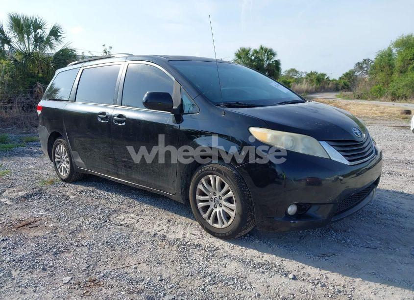 2011 Toyota Sienna XLE V6 (VIN 5TDYK3DC7BS051241) main photo