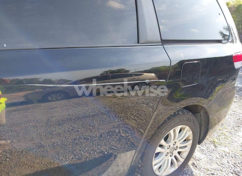 Photo 17 of 2011 Toyota Sienna XLE V6 (VIN 5TDYK3DC7BS051241)