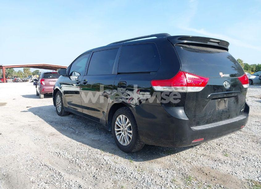 Photo 3 of 2011 Toyota Sienna XLE V6 (VIN 5TDYK3DC7BS051241)