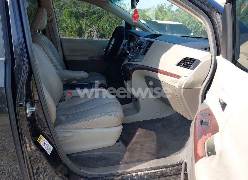 Photo 5 of 2011 Toyota Sienna XLE V6 (VIN 5TDYK3DC7BS051241)