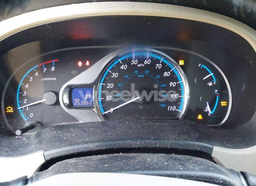 Photo 7 of 2011 Toyota Sienna XLE V6 (VIN 5TDYK3DC7BS051241)