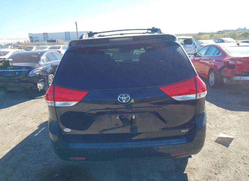 Photo 16 of 2011 Toyota Sienna XLE V6 (VIN 5TDYK3DC7BS116511)