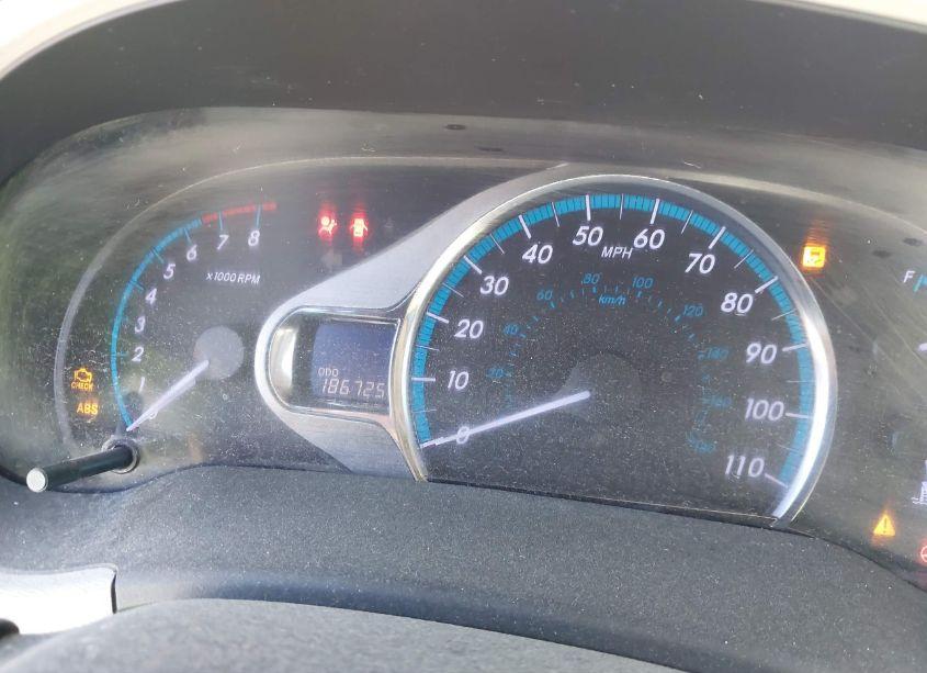 Photo 7 of 2011 Toyota Sienna XLE V6 (VIN 5TDYK3DC7BS116511)