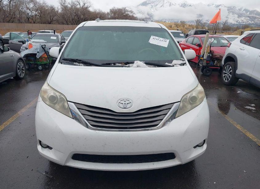Photo 12 of 2011 Toyota Sienna XLE/LIMITED (VIN 5TDYK3DC7BS151162)