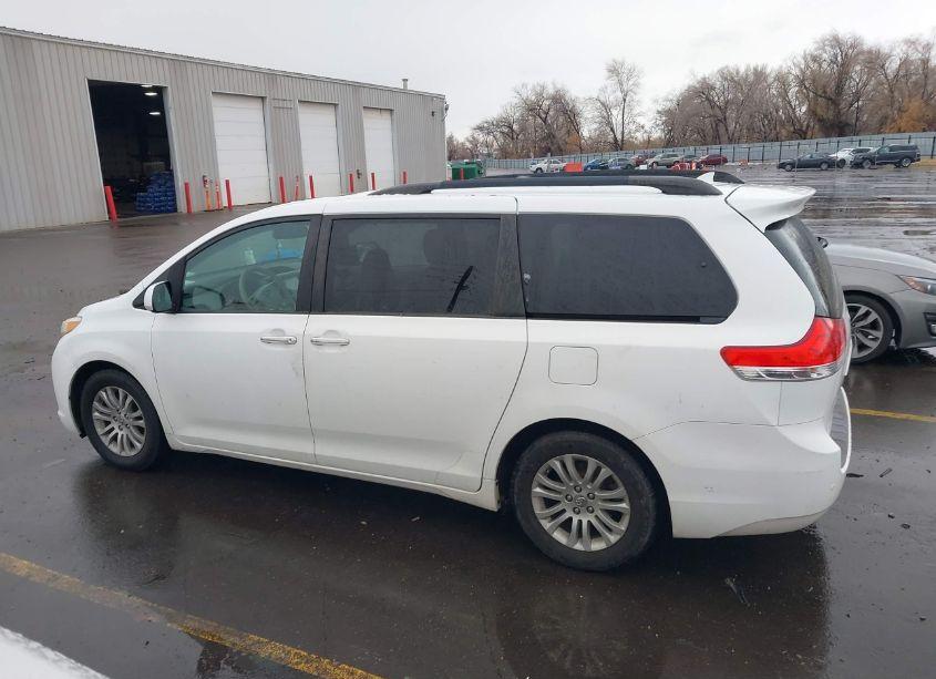 Photo 14 of 2011 Toyota Sienna XLE/LIMITED (VIN 5TDYK3DC7BS151162)