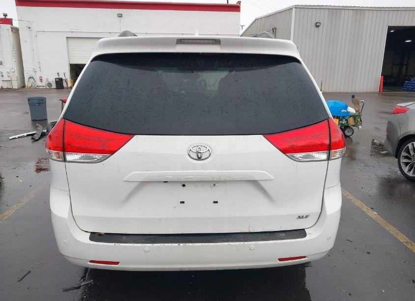 Photo 16 of 2011 Toyota Sienna XLE/LIMITED (VIN 5TDYK3DC7BS151162)