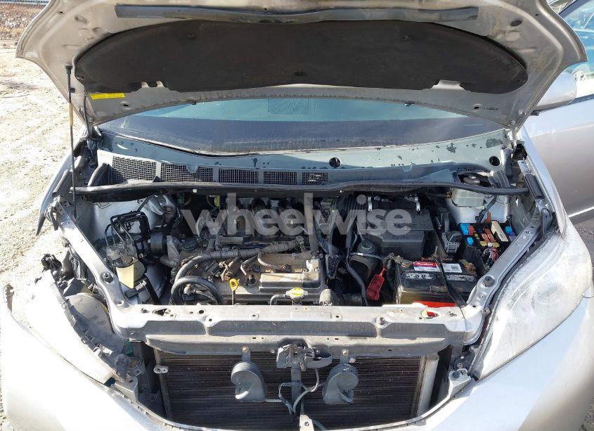 Photo 10 of 2011 Toyota Sienna XLE V6 (VIN 5TDYK3DC7BS159469)