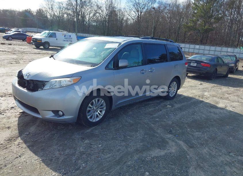 Photo 2 of 2011 Toyota Sienna XLE V6 (VIN 5TDYK3DC7BS159469)