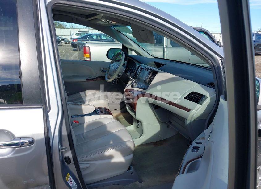 Photo 5 of 2011 Toyota Sienna XLE V6 (VIN 5TDYK3DC7BS159469)