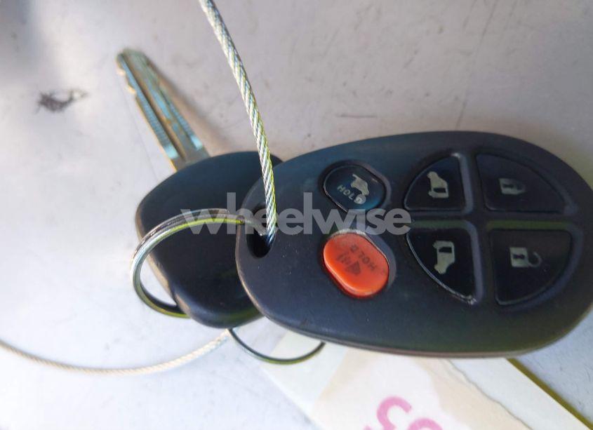 Photo 11 of 2011 Toyota Sienna XLE V6 (VIN 5TDYK3DC7BS163005)