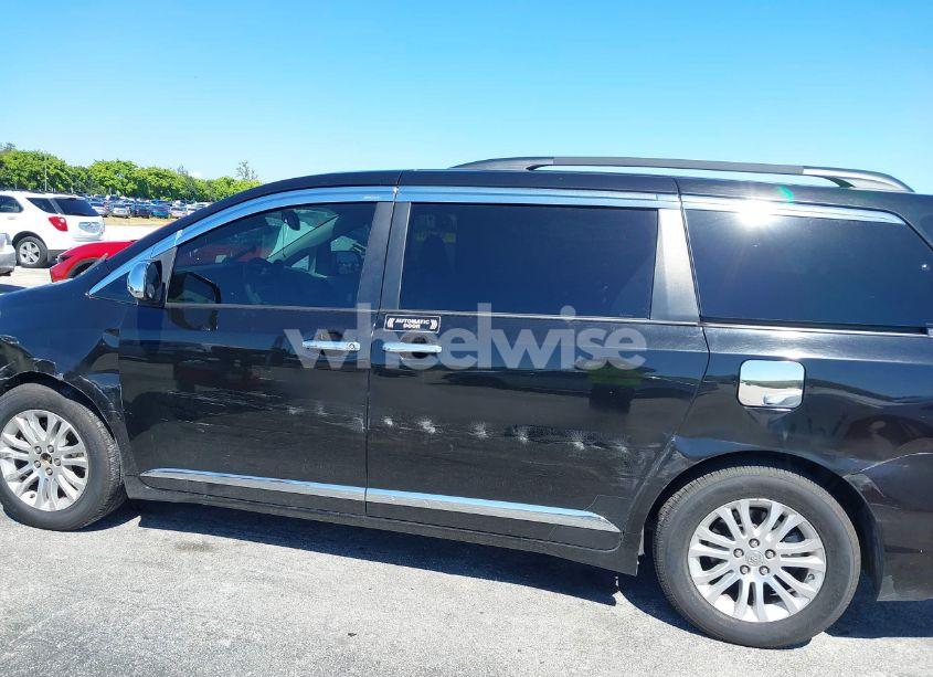 Photo 15 of 2011 Toyota Sienna XLE V6 (VIN 5TDYK3DC7BS163005)