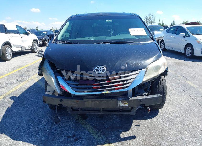 Photo 6 of 2011 Toyota Sienna XLE V6 (VIN 5TDYK3DC7BS163005)