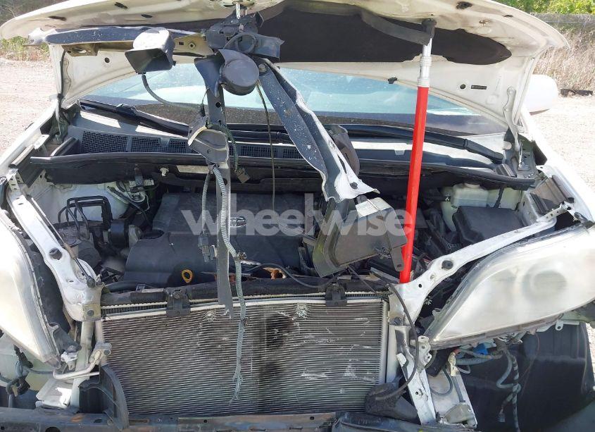 Photo 10 of 2011 Toyota Sienna XLE V6 (VIN 5TDYK3DC7BS174750)