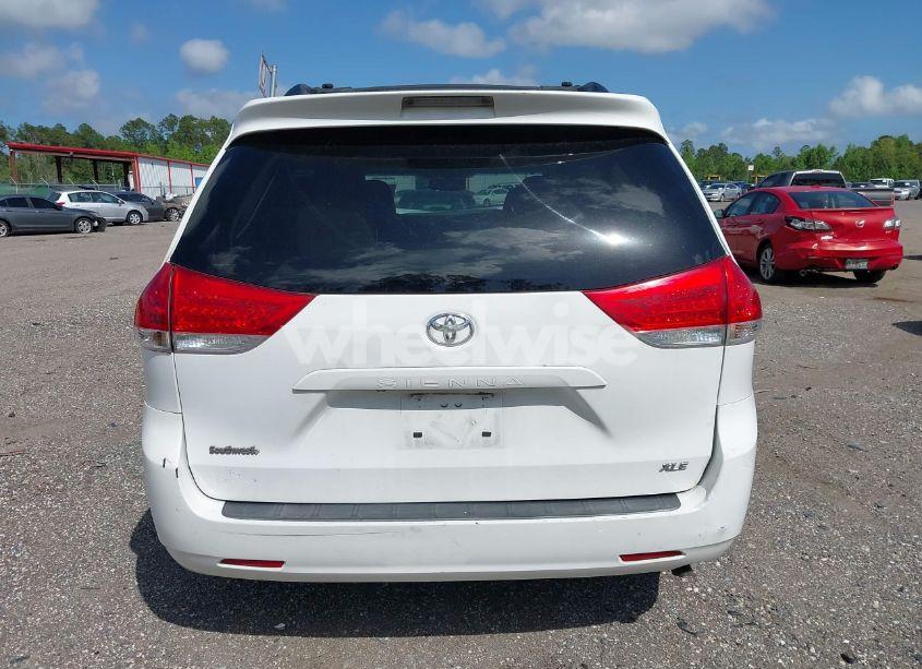 Photo 16 of 2011 Toyota Sienna XLE V6 (VIN 5TDYK3DC7BS174750)