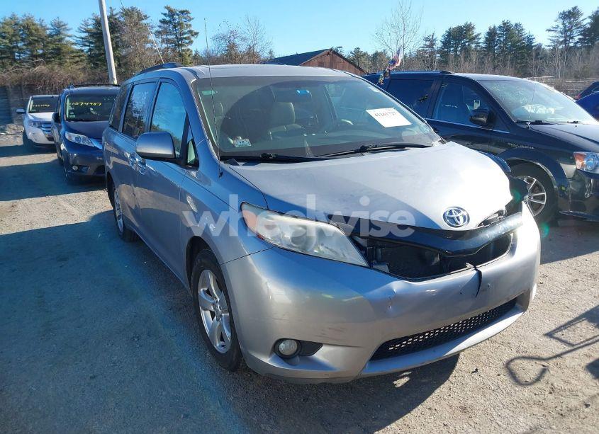 2012 Toyota Sienna XLE V6 8 PASSENGER (VIN 5TDYK3DC7CS213595) main photo