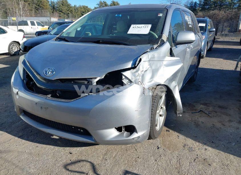 Photo 6 of 2012 Toyota Sienna XLE V6 8 PASSENGER (VIN 5TDYK3DC7CS213595)