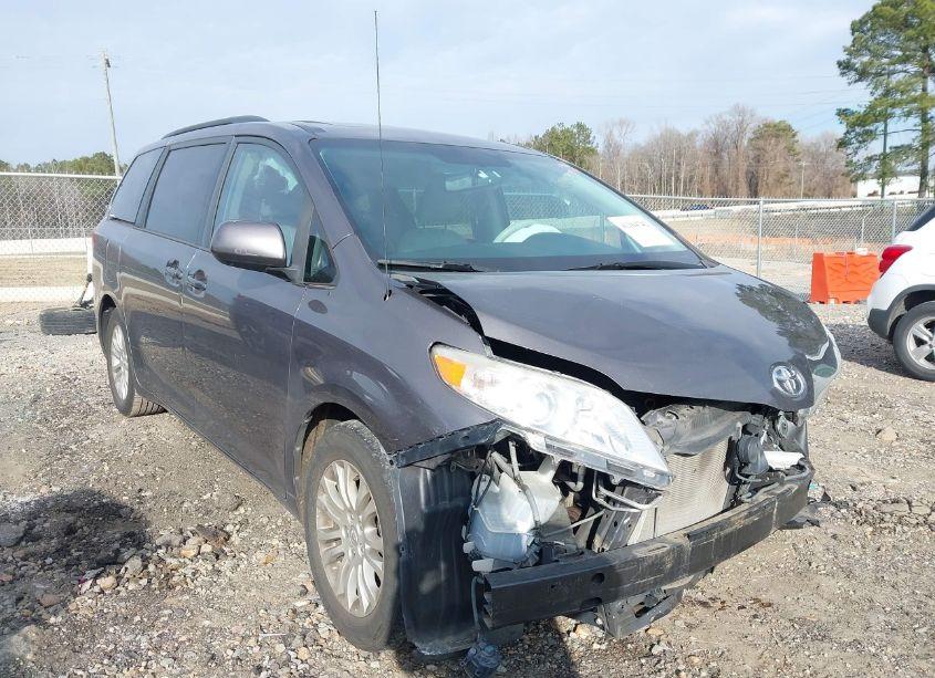 2012 Toyota Sienna XLE V6 8 PASSENGER (VIN 5TDYK3DC7CS228534) main photo
