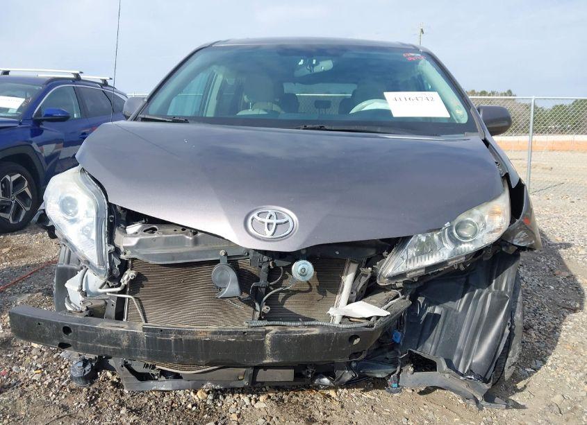 Photo 13 of 2012 Toyota Sienna XLE V6 8 PASSENGER (VIN 5TDYK3DC7CS228534)