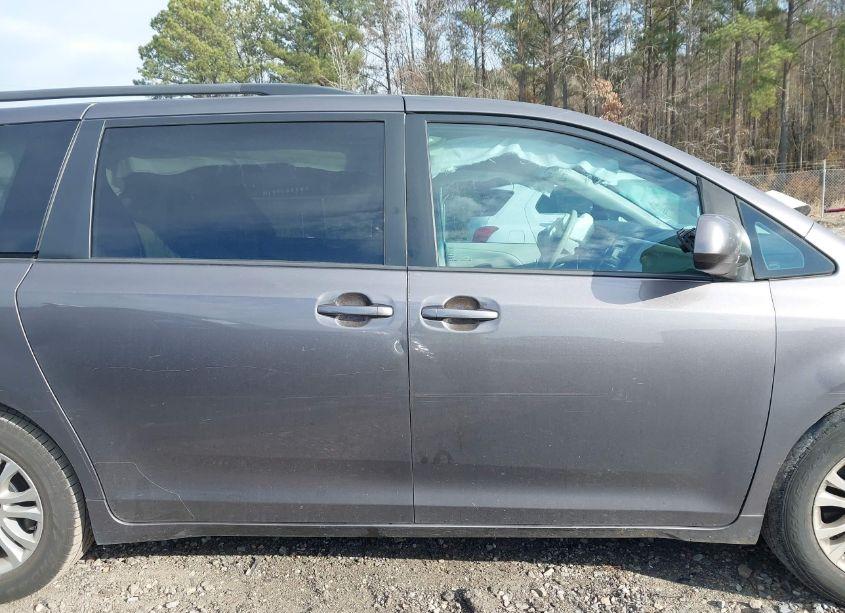 Photo 14 of 2012 Toyota Sienna XLE V6 8 PASSENGER (VIN 5TDYK3DC7CS228534)