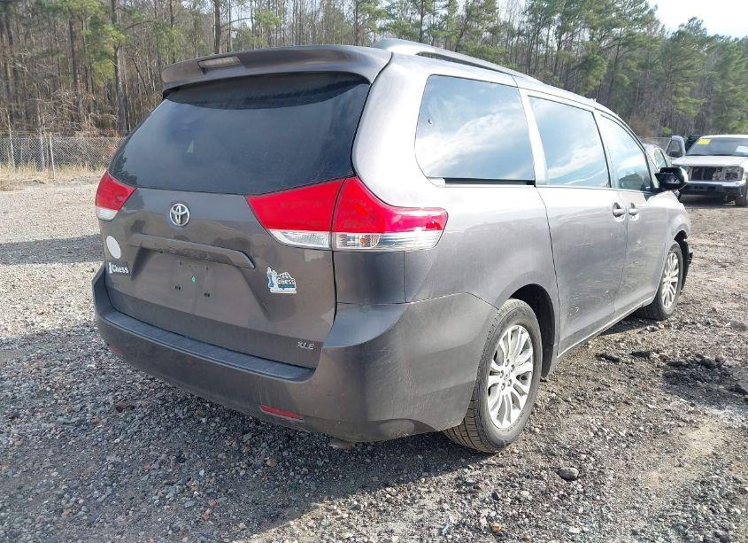 Photo 4 of 2012 Toyota Sienna XLE V6 8 PASSENGER (VIN 5TDYK3DC7CS228534)