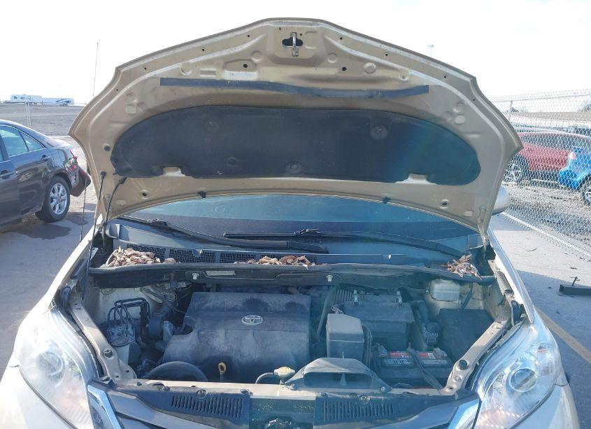 Photo 10 of 2012 Toyota Sienna XLE V6 8 PASSENGER (VIN 5TDYK3DC7CS230235)