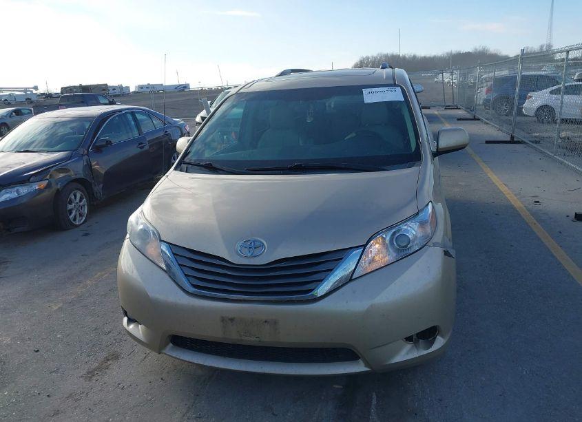 Photo 12 of 2012 Toyota Sienna XLE V6 8 PASSENGER (VIN 5TDYK3DC7CS230235)