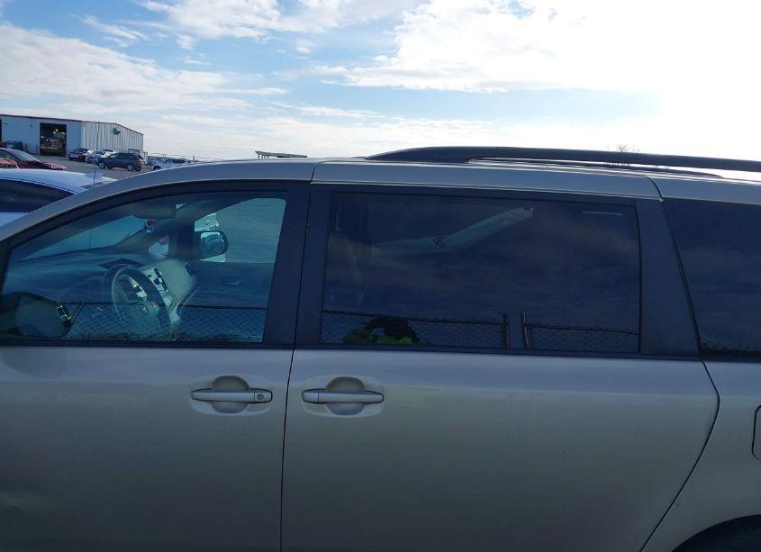 Photo 14 of 2012 Toyota Sienna XLE V6 8 PASSENGER (VIN 5TDYK3DC7CS230235)