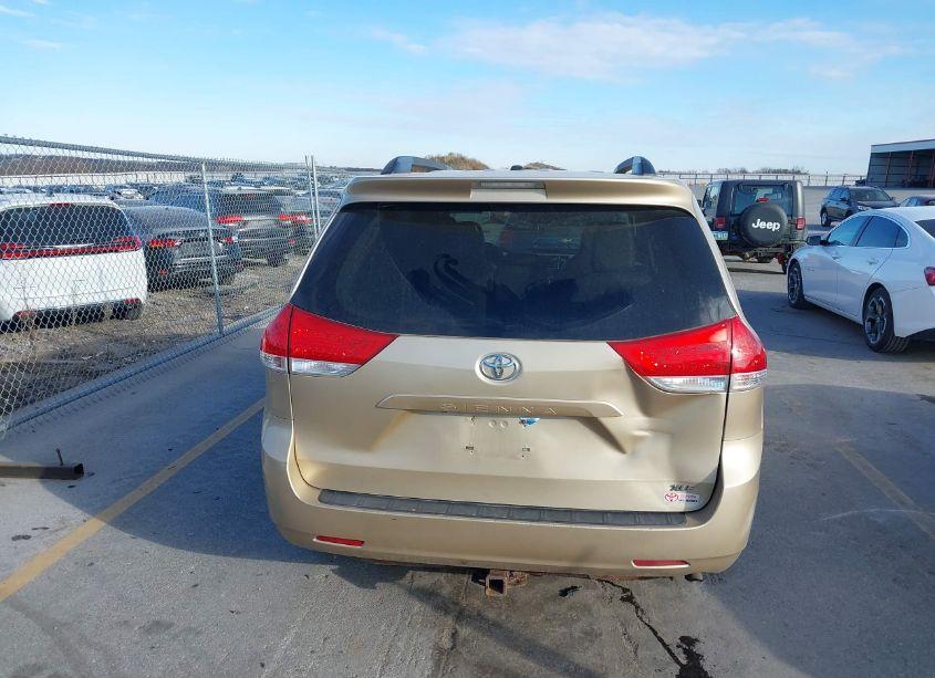 Photo 16 of 2012 Toyota Sienna XLE V6 8 PASSENGER (VIN 5TDYK3DC7CS230235)