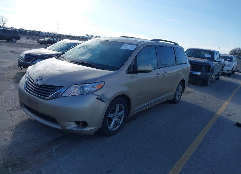 Photo 17 of 2012 Toyota Sienna XLE V6 8 PASSENGER (VIN 5TDYK3DC7CS230235)