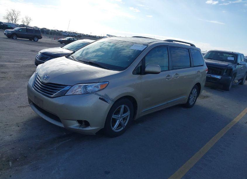 Photo 2 of 2012 Toyota Sienna XLE V6 8 PASSENGER (VIN 5TDYK3DC7CS230235)