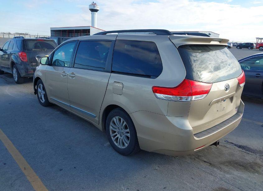 Photo 3 of 2012 Toyota Sienna XLE V6 8 PASSENGER (VIN 5TDYK3DC7CS230235)
