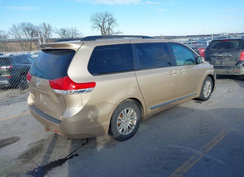 Photo 4 of 2012 Toyota Sienna XLE V6 8 PASSENGER (VIN 5TDYK3DC7CS230235)