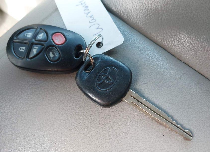 Photo 11 of 2012 Toyota Sienna XLE V6 8 PASSENGER (VIN 5TDYK3DC7CS256737)