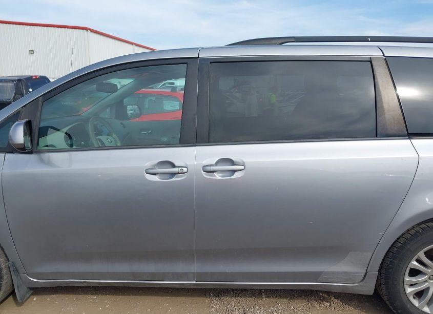 Photo 15 of 2012 Toyota Sienna XLE V6 8 PASSENGER (VIN 5TDYK3DC7CS256737)