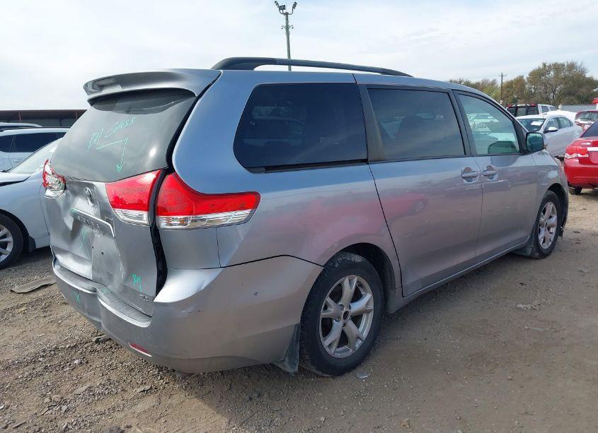 Photo 4 of 2012 Toyota Sienna XLE V6 8 PASSENGER (VIN 5TDYK3DC7CS256737)