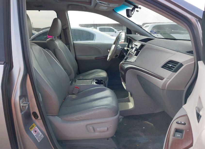 Photo 5 of 2012 Toyota Sienna XLE V6 8 PASSENGER (VIN 5TDYK3DC7CS256737)