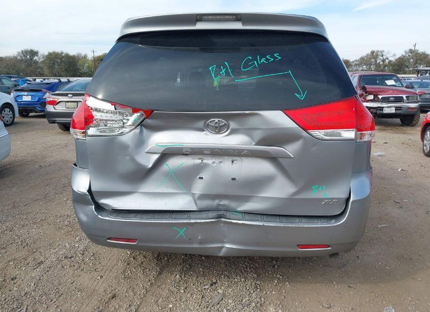 Photo 6 of 2012 Toyota Sienna XLE V6 8 PASSENGER (VIN 5TDYK3DC7CS256737)