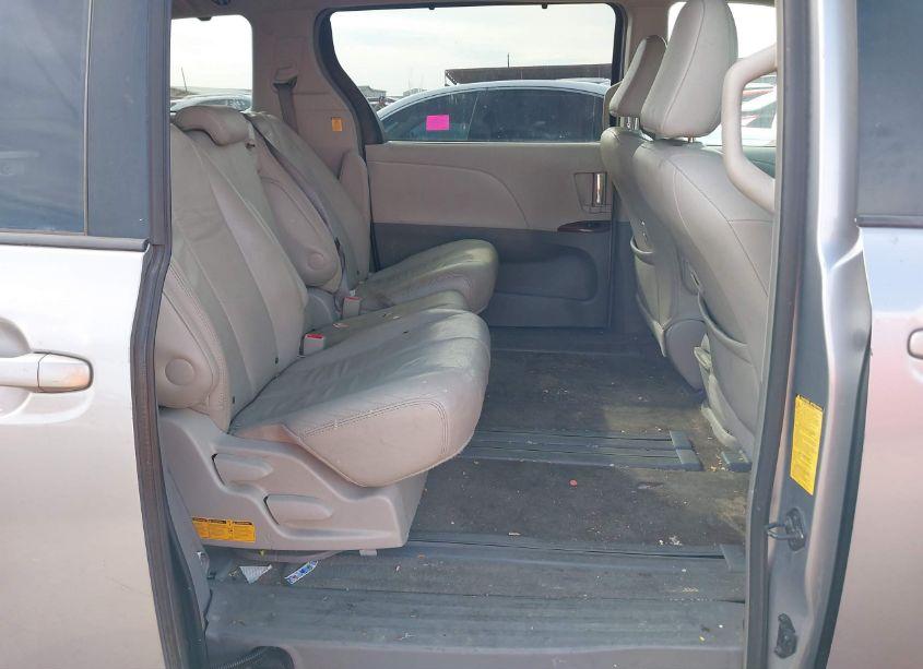 Photo 8 of 2012 Toyota Sienna XLE V6 8 PASSENGER (VIN 5TDYK3DC7CS256737)