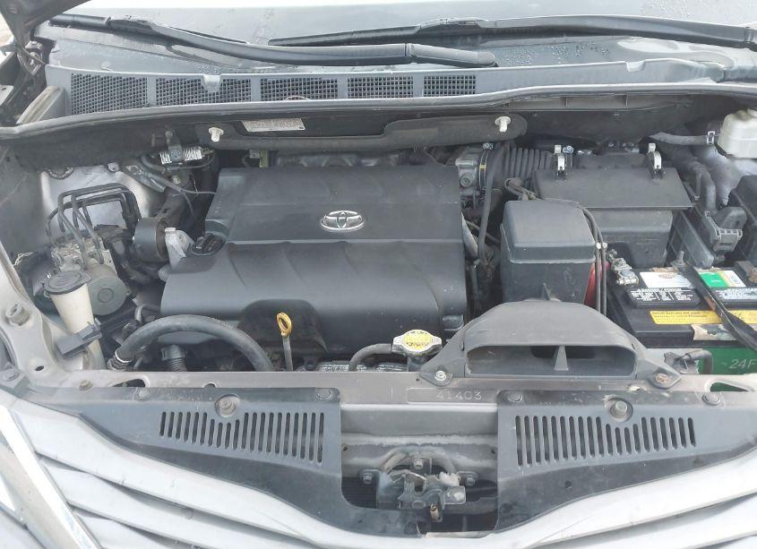 Photo 10 of 2012 Toyota Sienna XLE V6 8 PASSENGER (VIN 5TDYK3DC7CS270525)