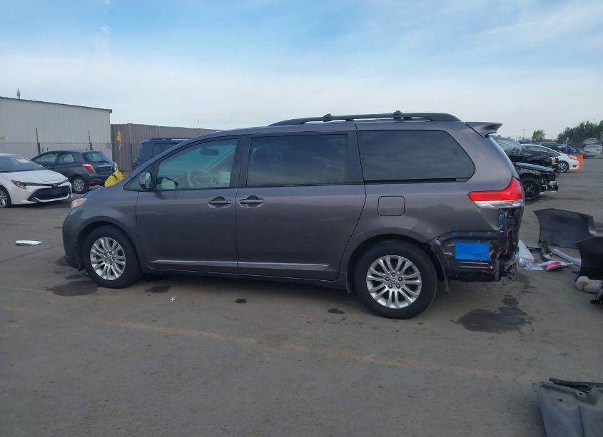 Photo 15 of 2012 Toyota Sienna XLE V6 8 PASSENGER (VIN 5TDYK3DC7CS270525)