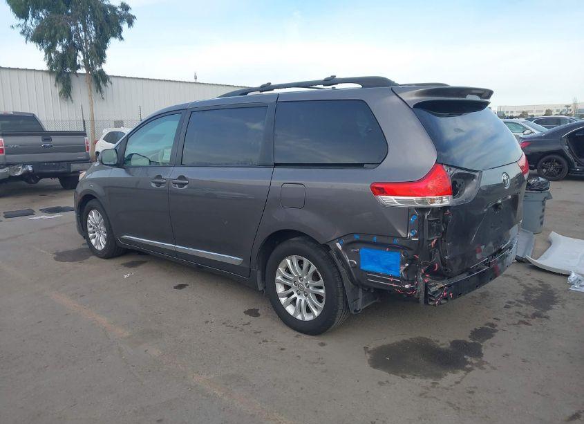 Photo 3 of 2012 Toyota Sienna XLE V6 8 PASSENGER (VIN 5TDYK3DC7CS270525)