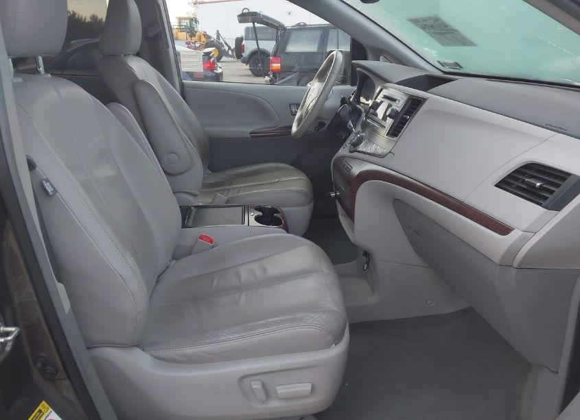 Photo 5 of 2012 Toyota Sienna XLE V6 8 PASSENGER (VIN 5TDYK3DC7CS270525)