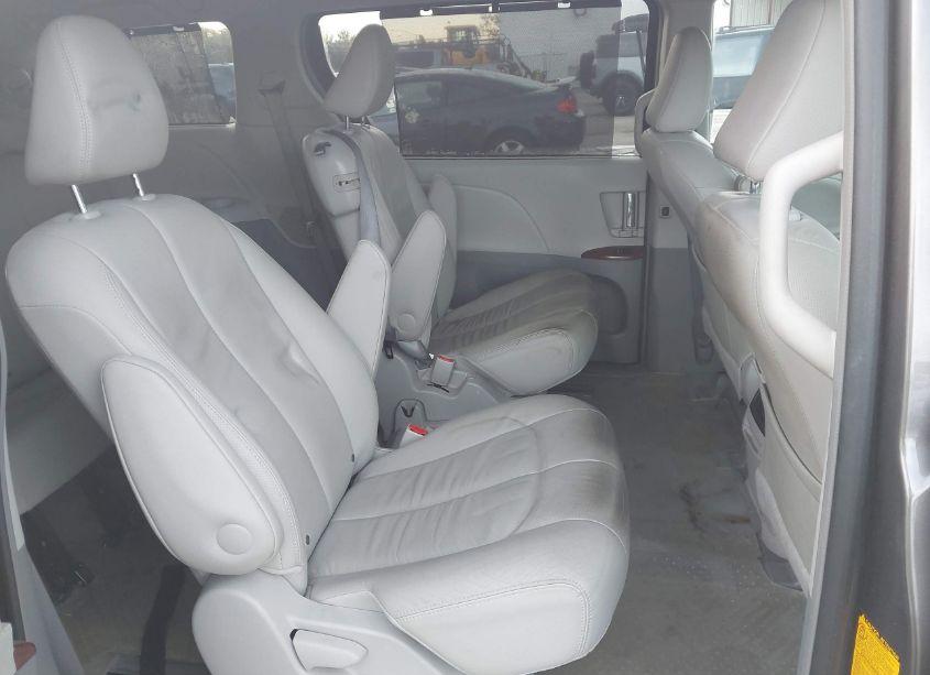 Photo 8 of 2012 Toyota Sienna XLE V6 8 PASSENGER (VIN 5TDYK3DC7CS270525)