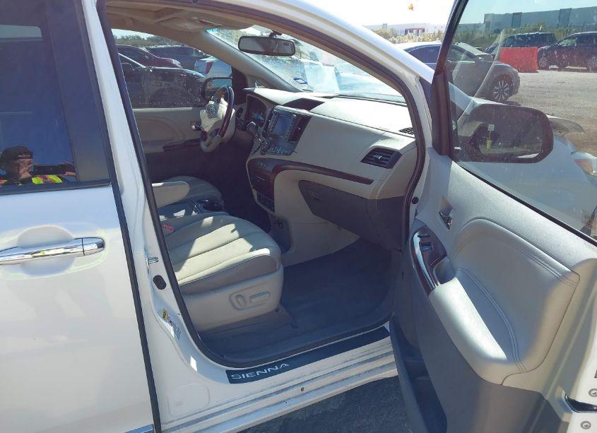 Photo 5 of 2013 Toyota Sienna XLE/LIMITED (VIN 5TDYK3DC7DS287827)