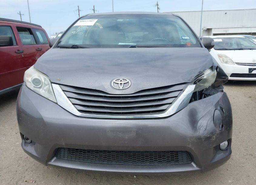 Photo 12 of 2013 Toyota Sienna XLE V6 8 PASSENGER (VIN 5TDYK3DC7DS288069)