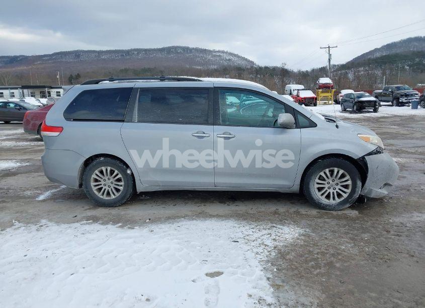 Photo 14 of 2013 Toyota Sienna XLE/LIMITED (VIN 5TDYK3DC7DS294342)
