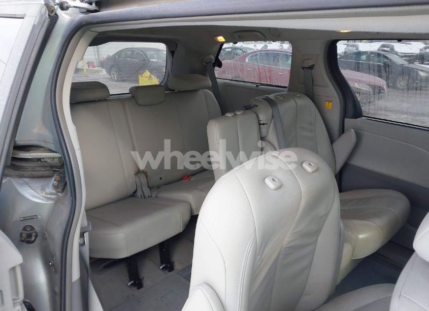 Photo 8 of 2013 Toyota Sienna XLE/LIMITED (VIN 5TDYK3DC7DS294342)