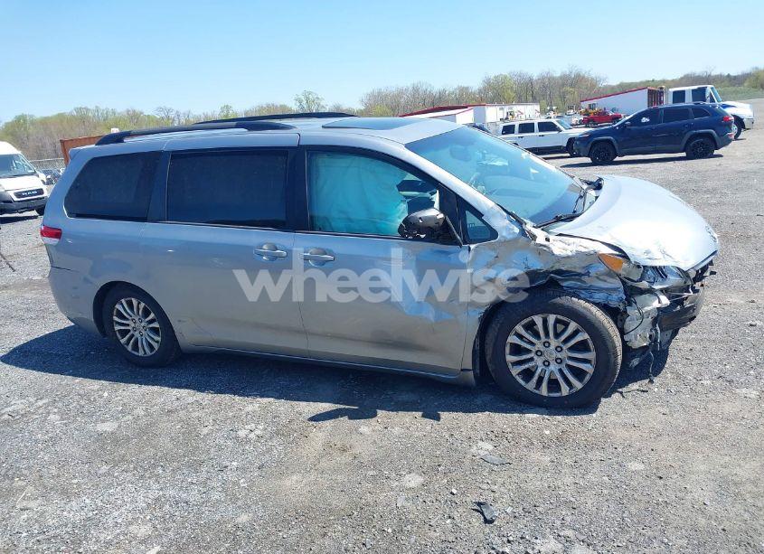 Photo 13 of 2013 Toyota Sienna XLE V6 8 PASSENGER (VIN 5TDYK3DC7DS299024)